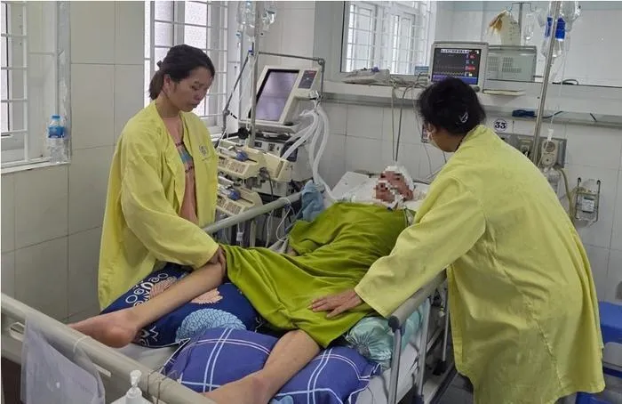 Nam sinh hiện đang được tích cực theo dõi tại Bệnh viện Đa khoa tỉnh Phú Thọ