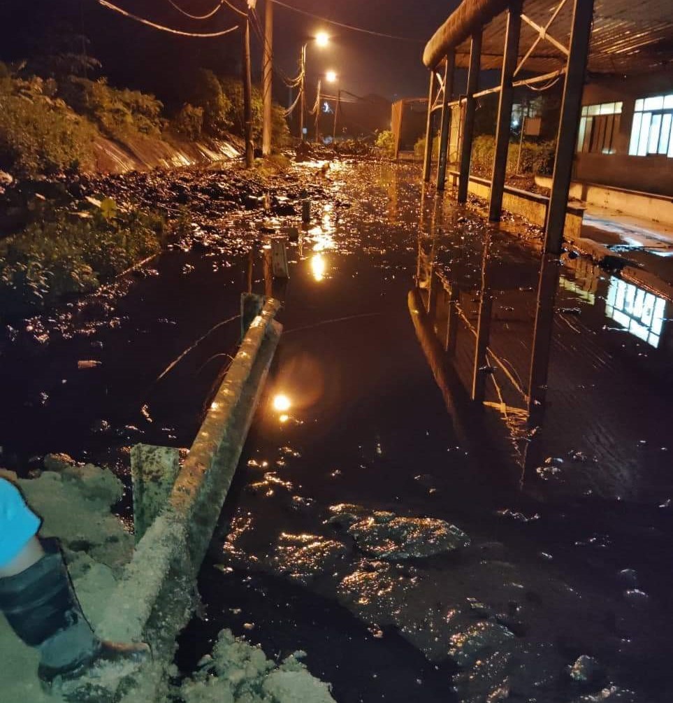 Hà Nội: Kiểm tra và đánh giá thiệt hại của sự cố tràn bùn thải tại bãi rác Nam Sơn